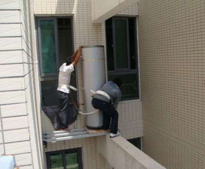 广州空气能热水器修理现场
